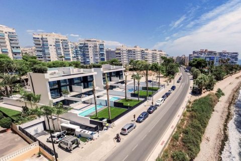 Townhouse for sale El Campello, Alicante, Spain 3 bedrooms, 524 sq.m. No. 41709 - photo 3