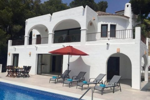 Villa for sale in Moraira, Alicante, Spain 4 bedrooms, 200 sq.m. No. 43578 - photo 1