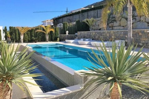 Villa for sale in Javea, Alicante, Spain 5 bedrooms, 240 sq.m. No. 44647 - photo 8