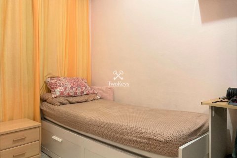 Apartment for sale in Badalona, Barcelona, Spain 3 bedrooms, 80 sq.m. No. 41008 - photo 24