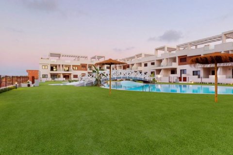 Townhouse for sale in Torrevieja, Alicante, Spain 2 bedrooms, 131 sq.m. No. 44506 - photo 2