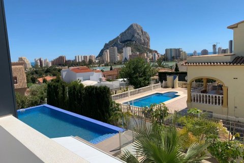 Villa for sale in Calpe, Alicante, Spain 4 bedrooms, 280 sq.m. No. 43840 - photo 3