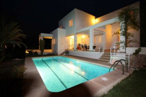 Villa for sale in Villajoyosa, Alicante, Spain 3 bedrooms, 300 sq.m. No. 42482 - photo 1