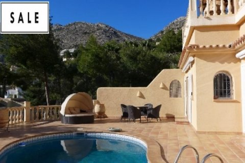 Villa for sale in Altea, Alicante, Spain 3 bedrooms, 240 sq.m. No. 45433 - photo 2