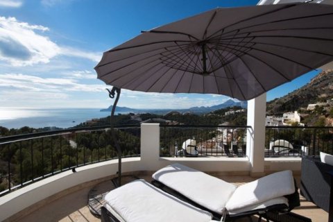 Villa for sale in Altea, Alicante, Spain 5 bedrooms, 691 sq.m. No. 45592 - photo 2