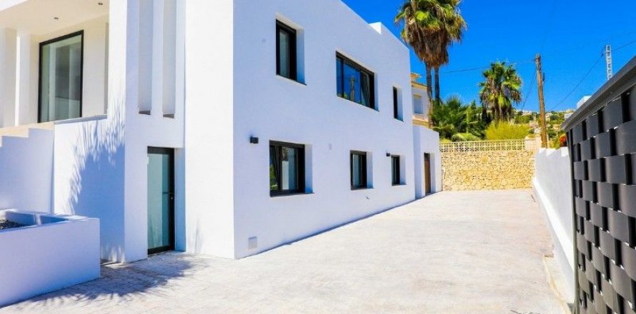 Villa in Moraira, Alicante, Spain 3 bedrooms, 193 sq.m. No. 43762