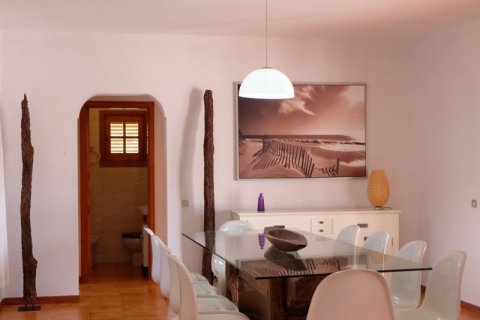 Villa for sale on Ibiza, Spain 5 bedrooms, 226 sq.m. No. 45326 - photo 4
