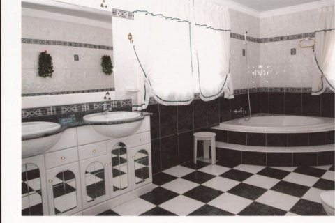 Villa for sale Alicante, Spain 4 bedrooms, 300 sq.m. No. 46075 - photo 9