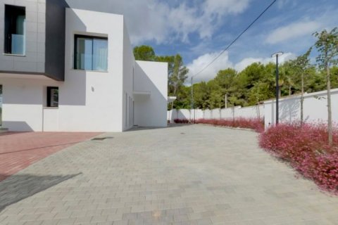 Villa for sale in Moraira, Alicante, Spain 3 bedrooms, 179 sq.m. No. 45124 - photo 8