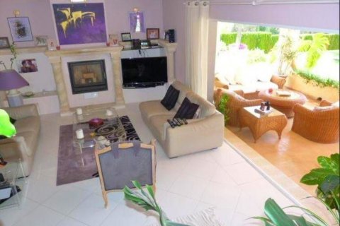 Villa for sale in Altea, Alicante, Spain 4 bedrooms, 351 sq.m. No. 43619 - photo 8