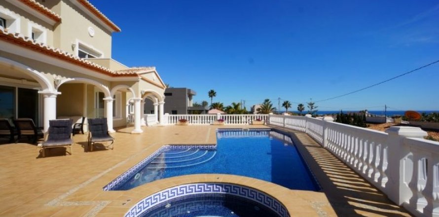 Villa in Calpe, Alicante, Spain 3 bedrooms, 355 sq.m. No. 44314