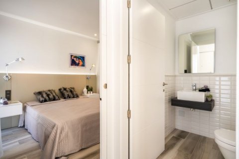 Villa for sale in Torrevieja, Alicante, Spain 3 bedrooms, 264 sq.m. No. 44492 - photo 5