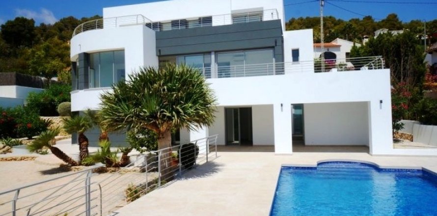 Villa in Calpe, Alicante, Spain 4 bedrooms, 240 sq.m. No. 44309