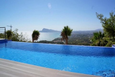 Villa for sale in Altea, Alicante, Spain 4 bedrooms, 580 sq.m. No. 45456 - photo 1