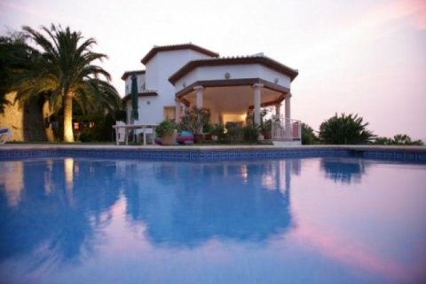 Villa for sale in Javea, Alicante, Spain 4 bedrooms, 400 sq.m. No. 45712 - photo 8