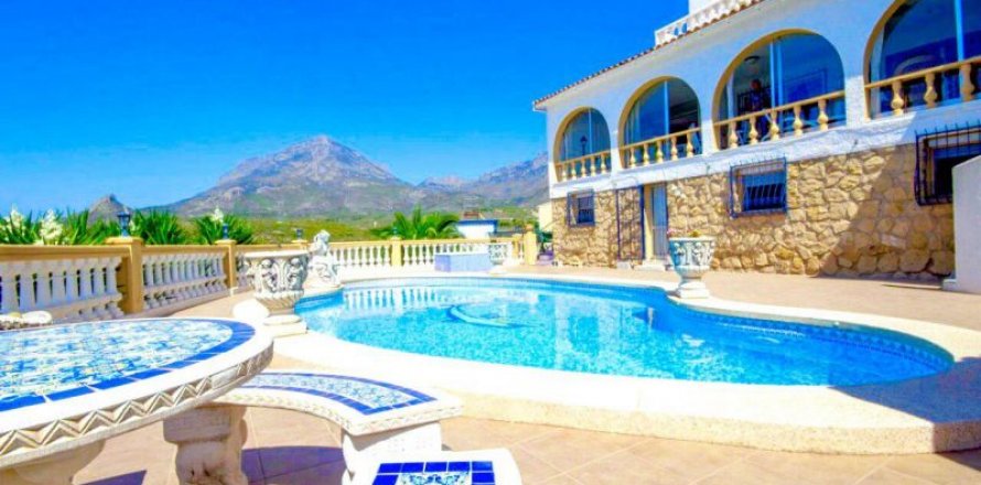 Villa in La Nucia, Alicante, Spain 8 bedrooms, 400 sq.m. No. 44119