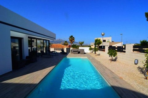 Villa for sale in Polop, Alicante, Spain 4 bedrooms, 300 sq.m. No. 42905 - photo 2