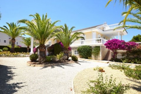 Villa for sale in Alfaz del Pi, Alicante, Spain 4 bedrooms, 578 sq.m. No. 46193 - photo 3