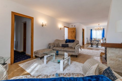 Villa for sale in Alfaz del Pi, Alicante, Spain 4 bedrooms, 240 sq.m. No. 42174 - photo 7