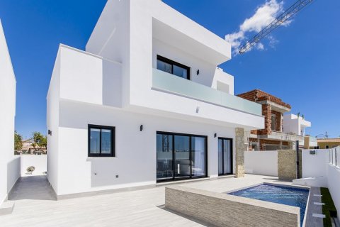Villa for sale in Pilar de la Horadada, Alicante, Spain 3 bedrooms, 118 sq.m. No. 42519 - photo 1