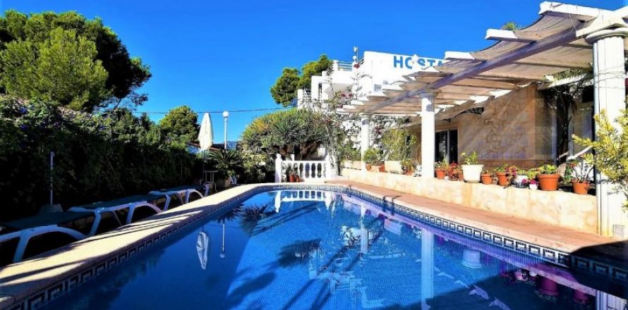 Villa in Calpe, Alicante, Spain 15 bedrooms, 302 sq.m. No. 42838