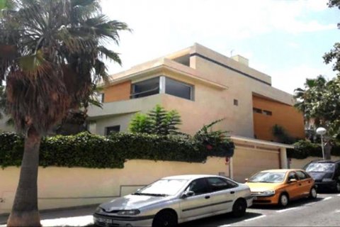 Villa for sale Alicante, Spain 5 bedrooms, 530 sq.m. No. 44635 - photo 2