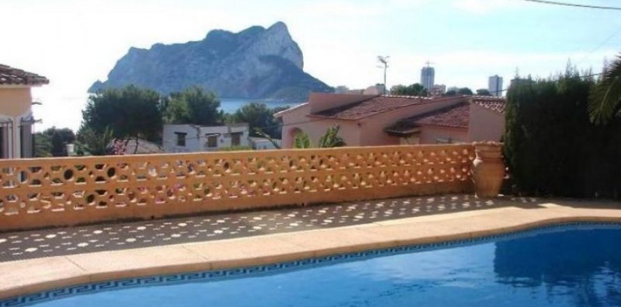 Villa in Calpe, Alicante, Spain 3 bedrooms, 300 sq.m. No. 45382