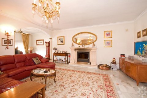 Villa for sale in Marbella, Malaga, Spain 4 bedrooms, 340 sq.m. No. 41414 - photo 12