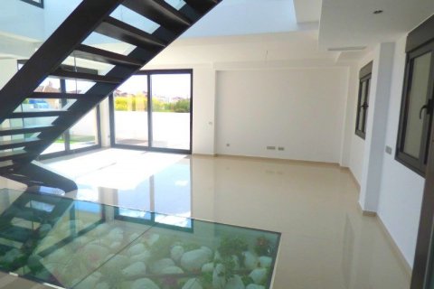 Villa for sale in Guardamar del Segura, Alicante, Spain 3 bedrooms, 154 sq.m. No. 43197 - photo 8
