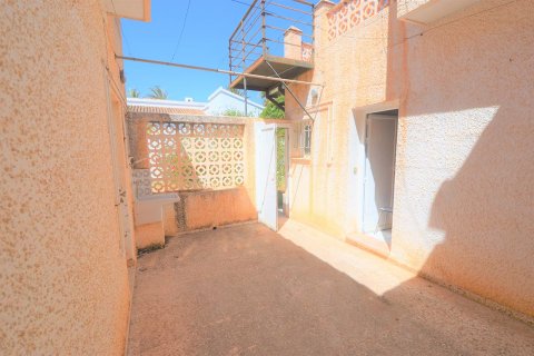 Land plot for sale Cabo Roig, Alicante, Spain 4 bedrooms, 878 sq.m. No. 47577 - photo 8