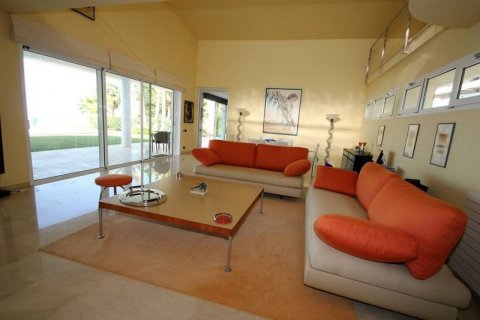 Villa for sale in Altea, Alicante, Spain 5 bedrooms, 400 sq.m. No. 45675 - photo 7