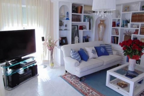 Villa for sale in El Campello, Alicante, Spain 4 bedrooms, 400 sq.m. No. 44094 - photo 8