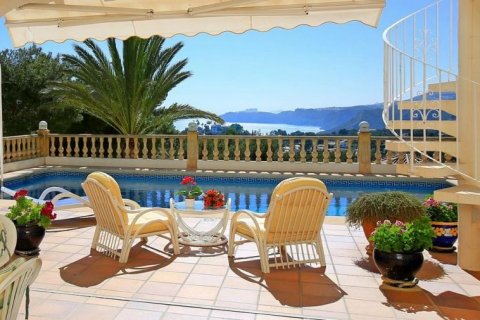 Villa for sale in Javea, Alicante, Spain 5 bedrooms, 320 sq.m. No. 45266 - photo 1