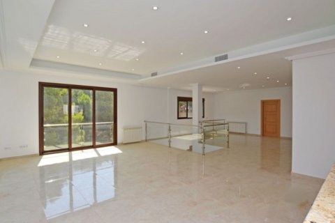 Villa for sale in Alicante, Spain 4 bedrooms, 485 sq.m. No. 44792 - photo 5