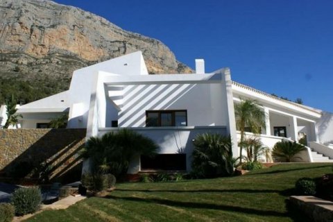 Villa for sale in Javea, Alicante, Spain 4 bedrooms, 500 sq.m. No. 46016 - photo 3