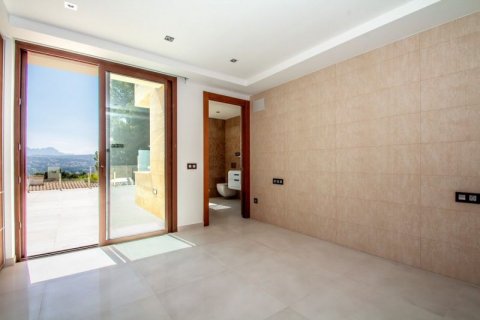 Villa for sale in Moraira, Alicante, Spain 4 bedrooms, 311 sq.m. No. 44271 - photo 9