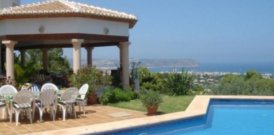 Villa in Javea, Alicante, Spain 4 bedrooms, 400 sq.m. No. 45712