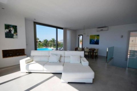 Villa for sale in Moraira, Alicante, Spain 3 bedrooms, 220 sq.m. No. 43994 - photo 5