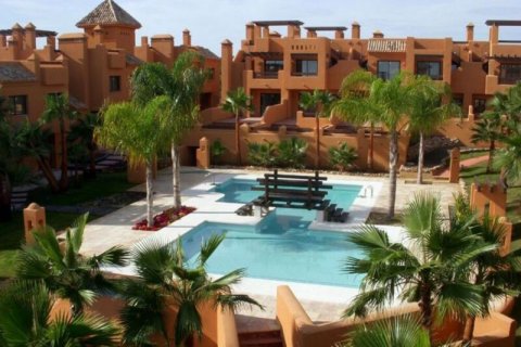 Townhouse for sale in Torrevieja, Alicante, Spain 2 bedrooms, 157 sq.m. No. 43849 - photo 1