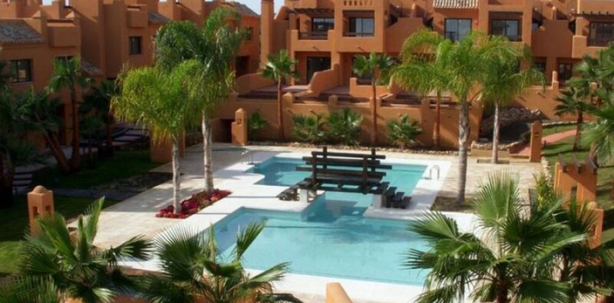 Townhouse in Torrevieja, Alicante, Spain 2 bedrooms, 157 sq.m. No. 43849