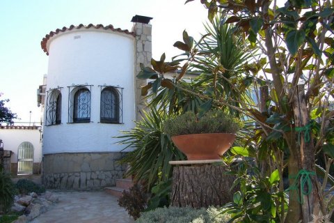 Villa for sale in Roses, Girona, Spain 3 bedrooms, 120 sq.m. No. 41434 - photo 5