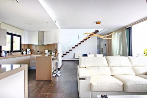 Villa for sale in Calpe, Alicante, Spain 5 bedrooms, 240 sq.m. No. 43952 - photo 10