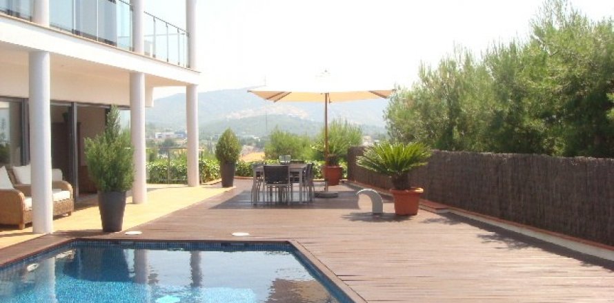 Villa Sitges, Barcelona, Spain 5 bedrooms, 260 sq.m. No. 41413