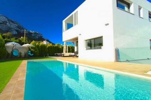 Villa for sale in Denia, Alicante, Spain 5 bedrooms, 363 sq.m. No. 45402 - photo 1