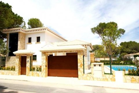 Villa for sale in Alicante, Spain 5 bedrooms, 276 sq.m. No. 43022 - photo 8