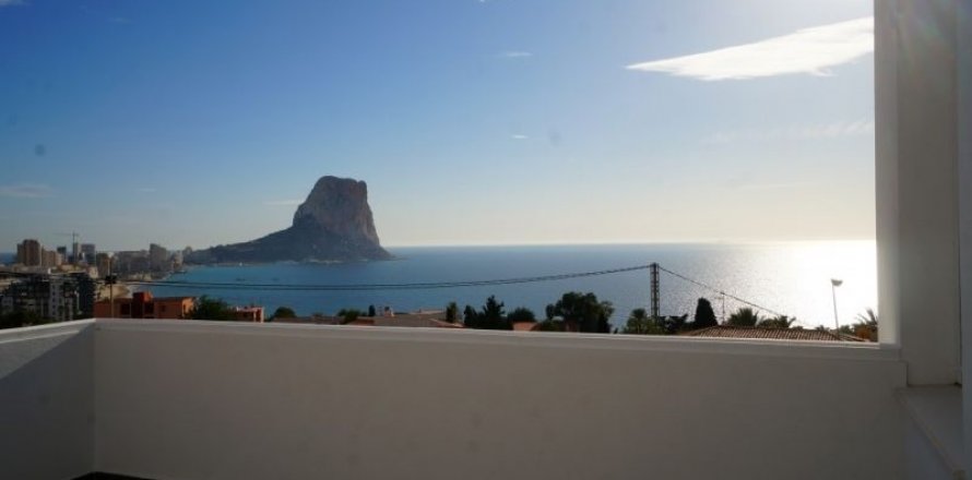 Villa in Calpe, Alicante, Spain 4 bedrooms, 238 sq.m. No. 44091