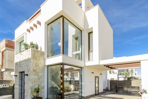 Villa for sale in Quesada, Jaen, Spain 3 bedrooms, 101 sq.m. No. 43351 - photo 1