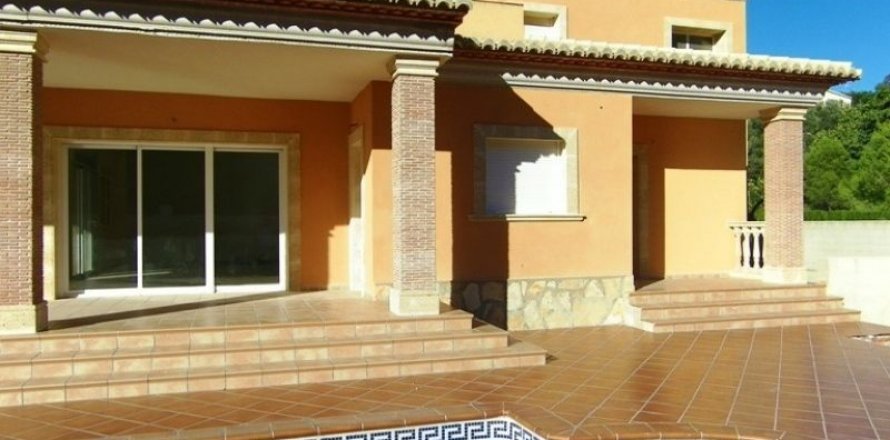 Villa in Denia, Alicante, Spain 3 bedrooms, 350 sq.m. No. 45500