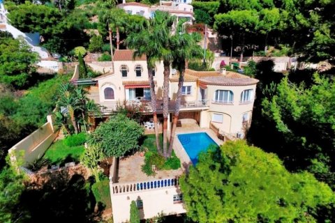Villa for sale in Altea, Alicante, Spain 4 bedrooms, 269 sq.m. No. 42987 - photo 1