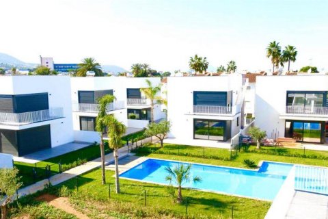 Villa for sale in Denia, Alicante, Spain 4 bedrooms, 260 sq.m. No. 43125 - photo 4